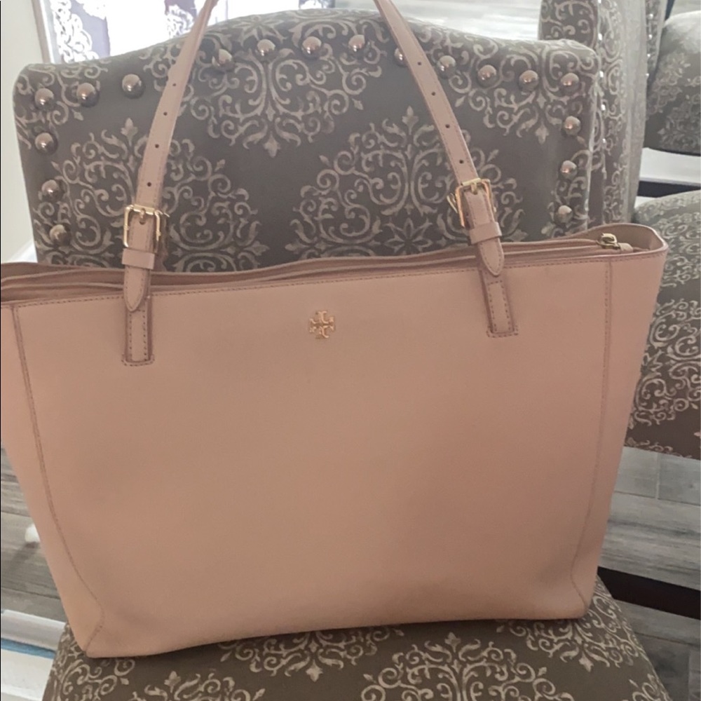 Tory Burch pink Robinson